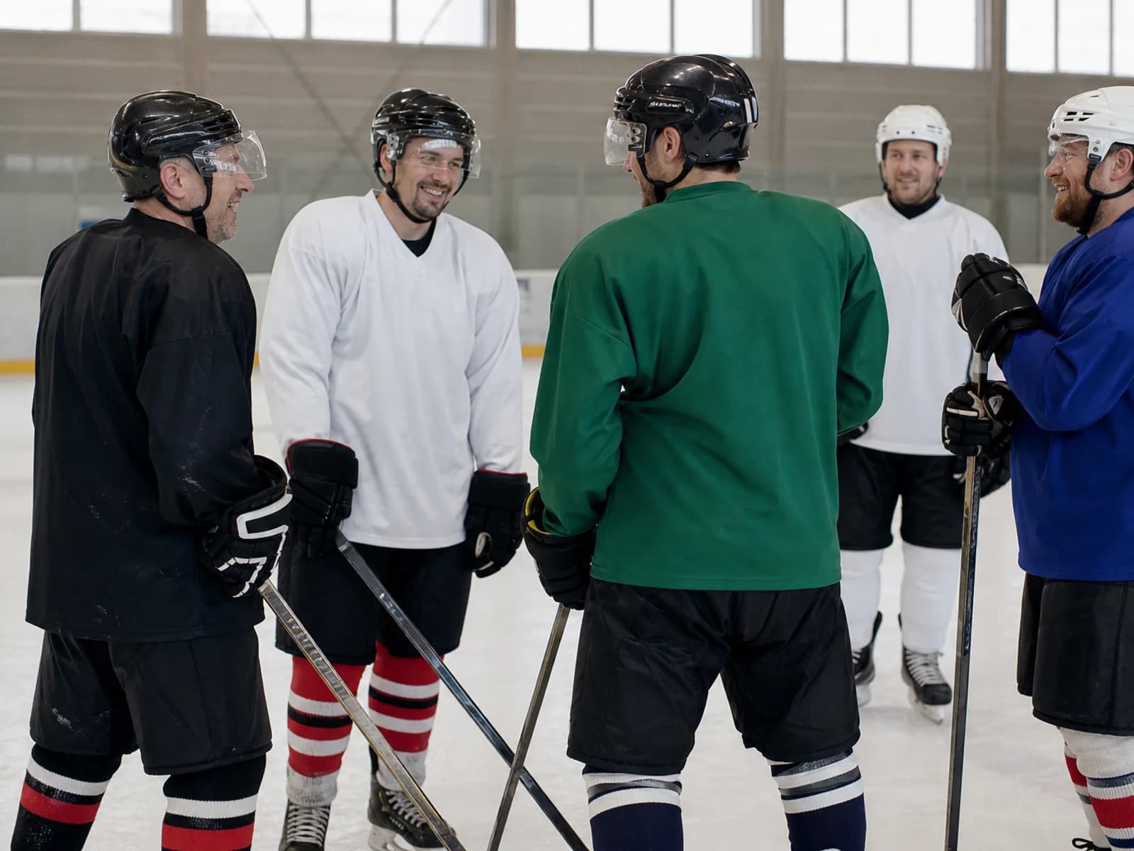 Eissportler bei einer Hobby-Laufrunde in der alleato Arena